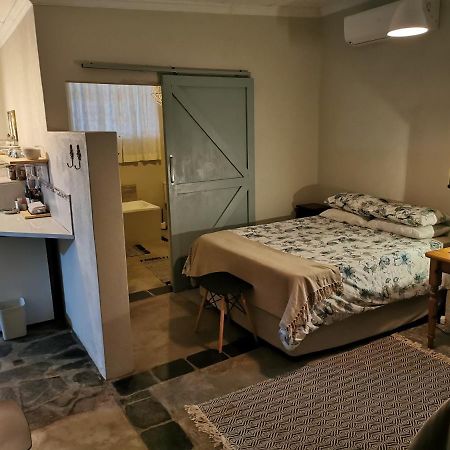 Macnut Bed And Breakfast Mbombela Екстериор снимка