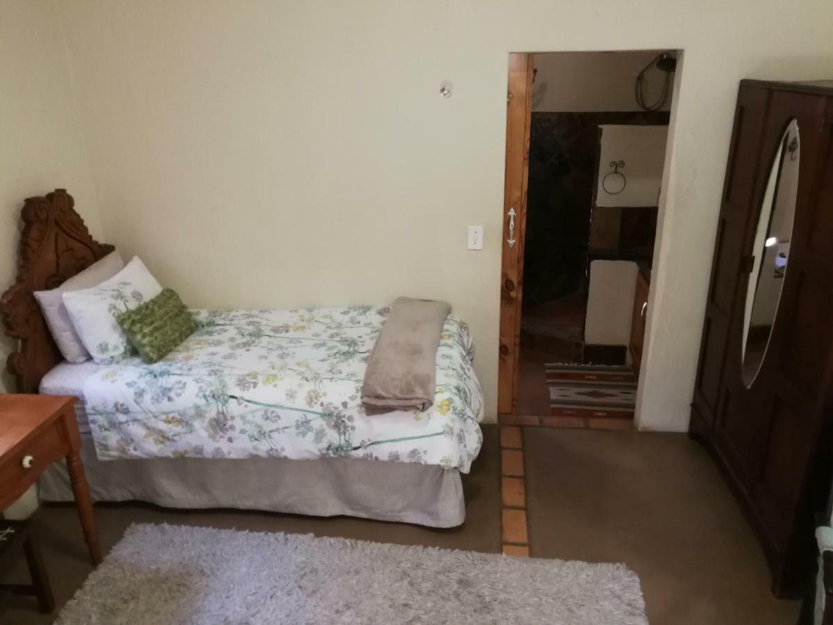 Macnut Bed And Breakfast Mbombela Екстериор снимка