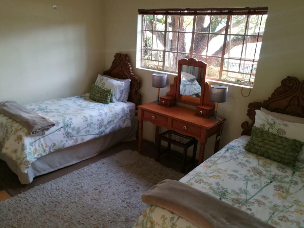 Macnut Bed And Breakfast Mbombela Екстериор снимка