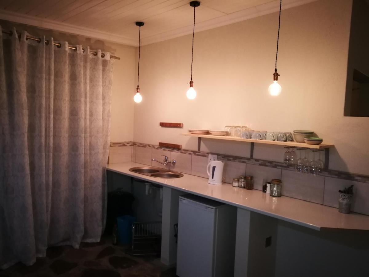 Macnut Bed And Breakfast Mbombela Екстериор снимка